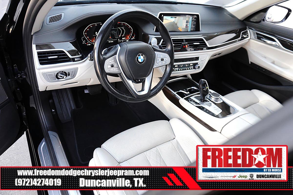 Used 2021 BMW 740i w/ Premium Package RWD image 10