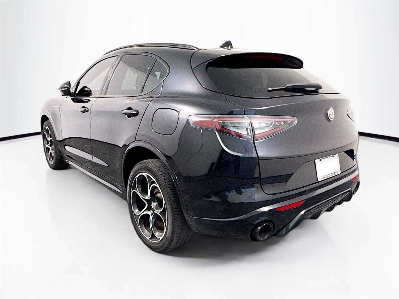 Used 2024 Alfa Romeo Stelvio Veloce AWD/4WD image 15