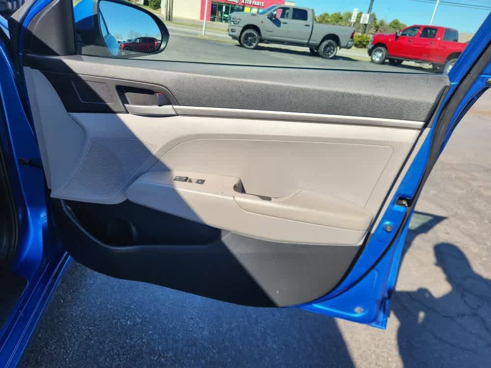 Used 2017 Hyundai Elantra SE FWD image 11
