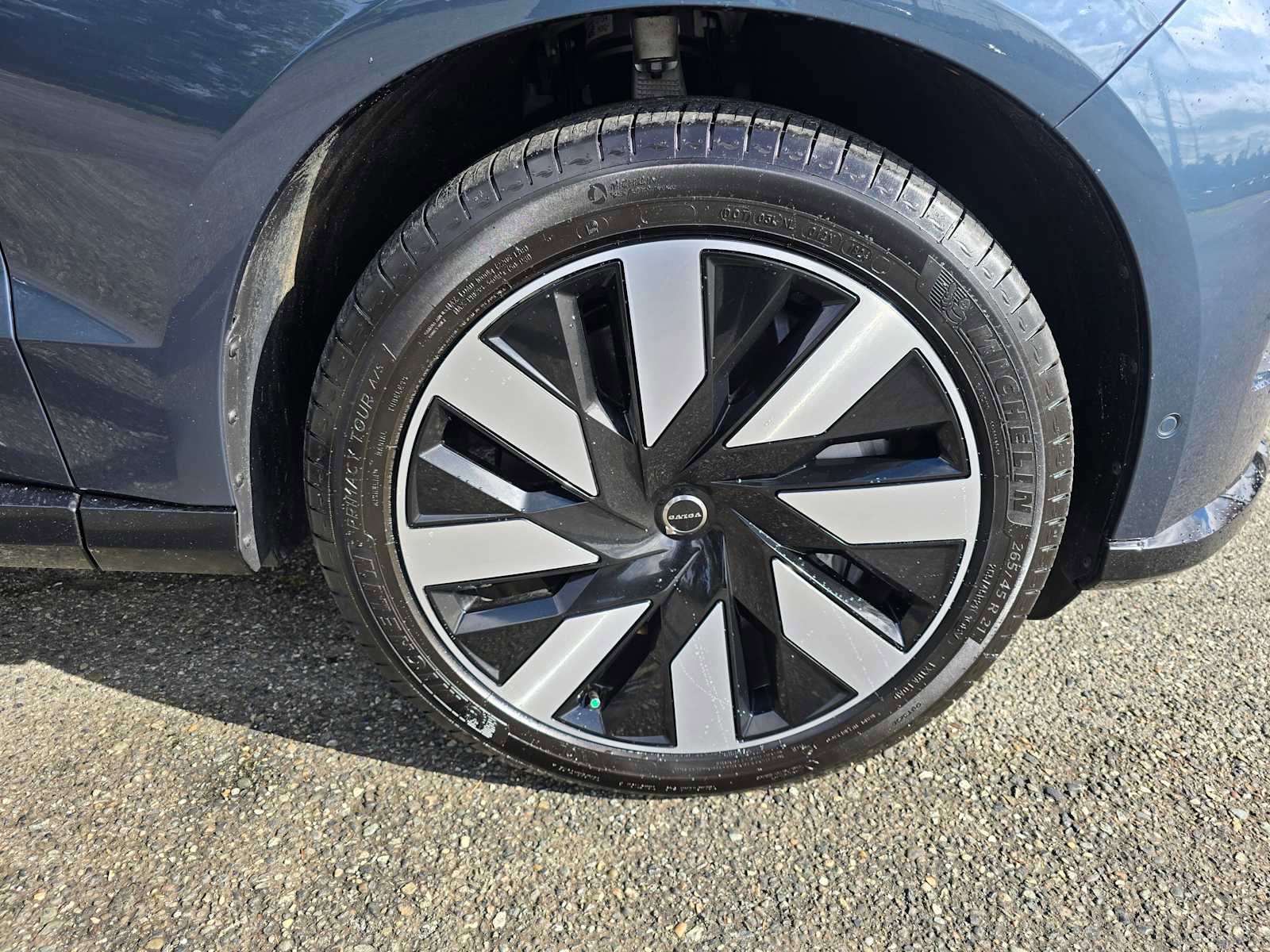 Used 2025 Volvo EX90 Ultra image 9