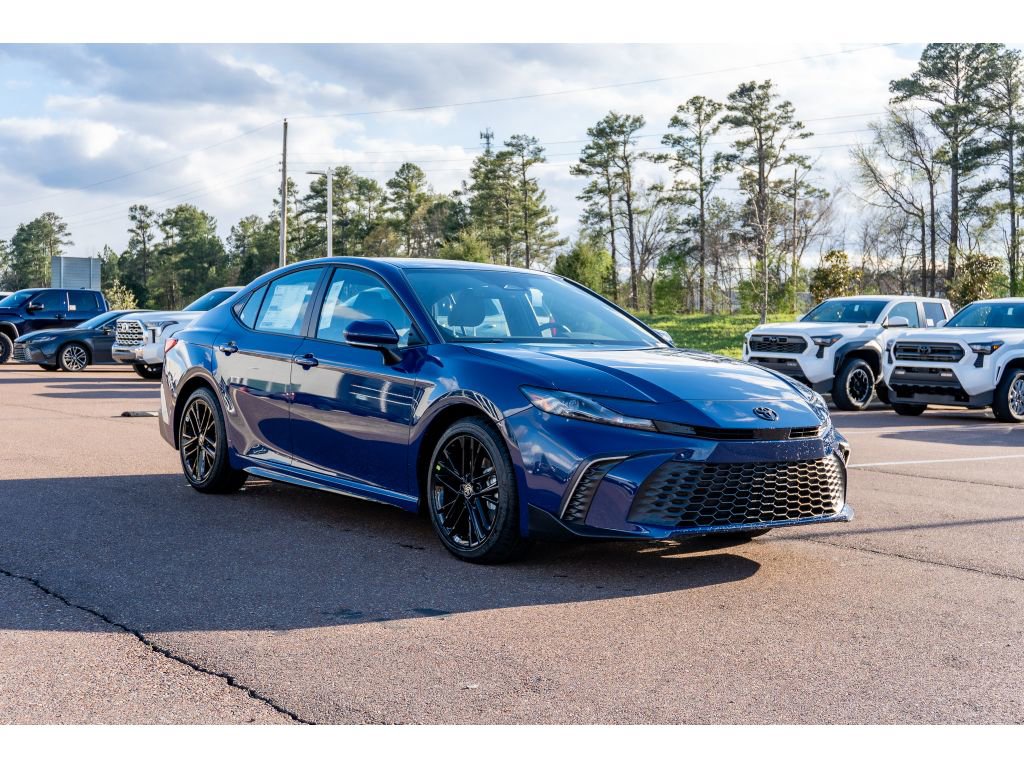 Used 2026 Toyota Camry SE w/ Convenience Package image 3