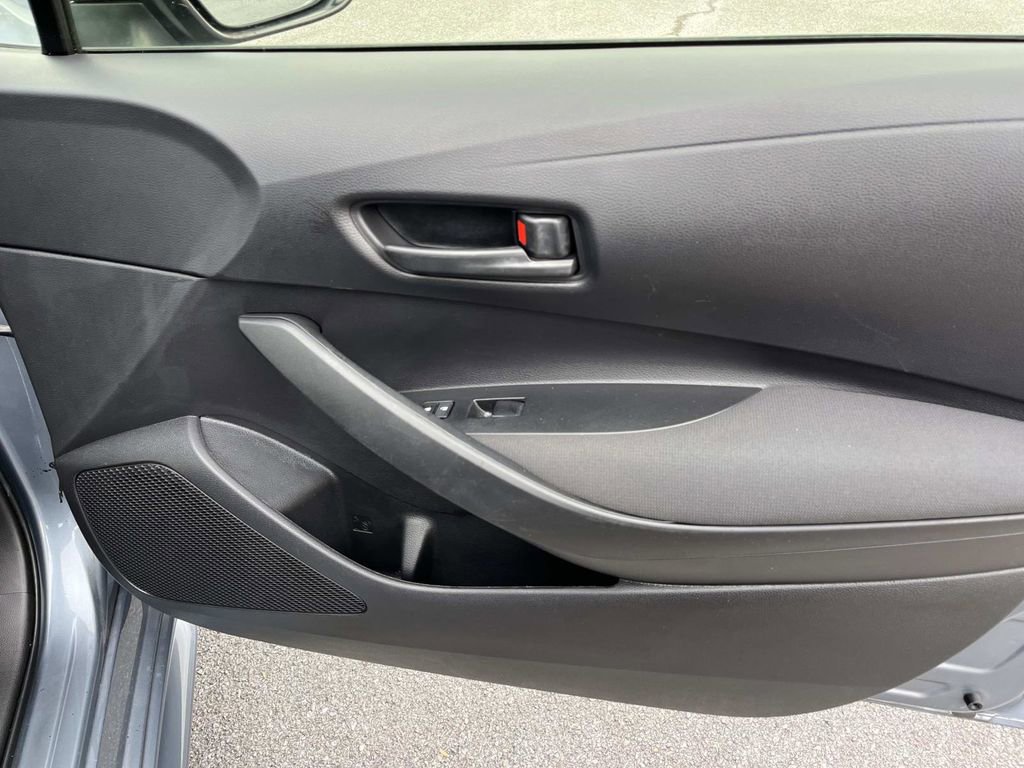 Used 2022 Toyota Corolla LE image 19