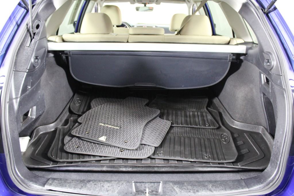 Used 2017 Subaru Outback 2.5i Premium image 16