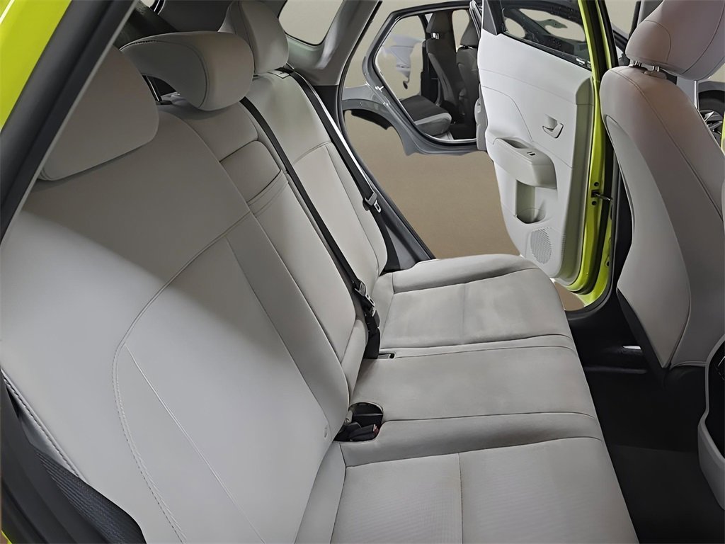 Certified 2025 Hyundai Kona SEL image 18