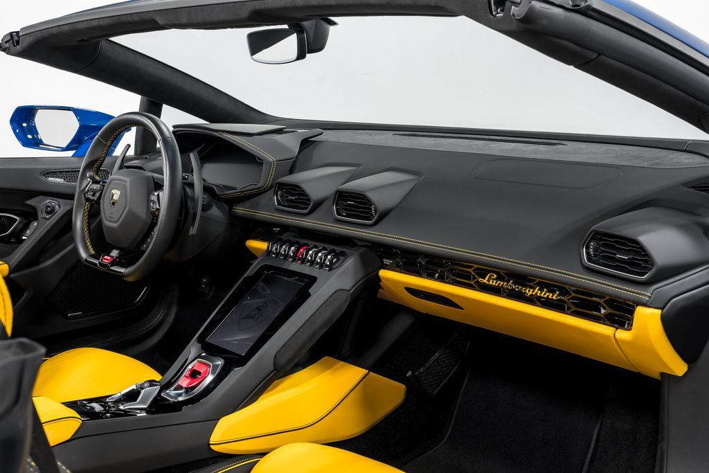 Used 2023 Lamborghini Huracan EVO AWD/4WD image 31
