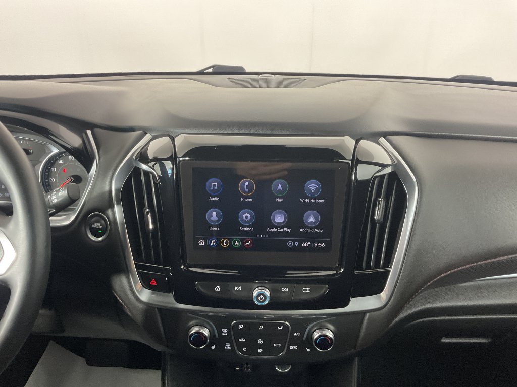 Used 2023 Chevrolet Traverse RS FWD image 13
