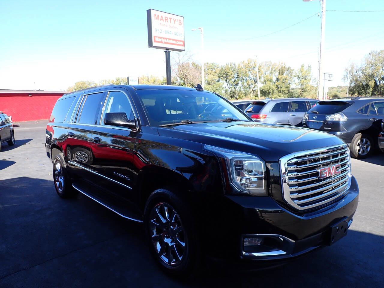Used 2020 GMC Yukon XL SLT w/ Premium Edition image 1