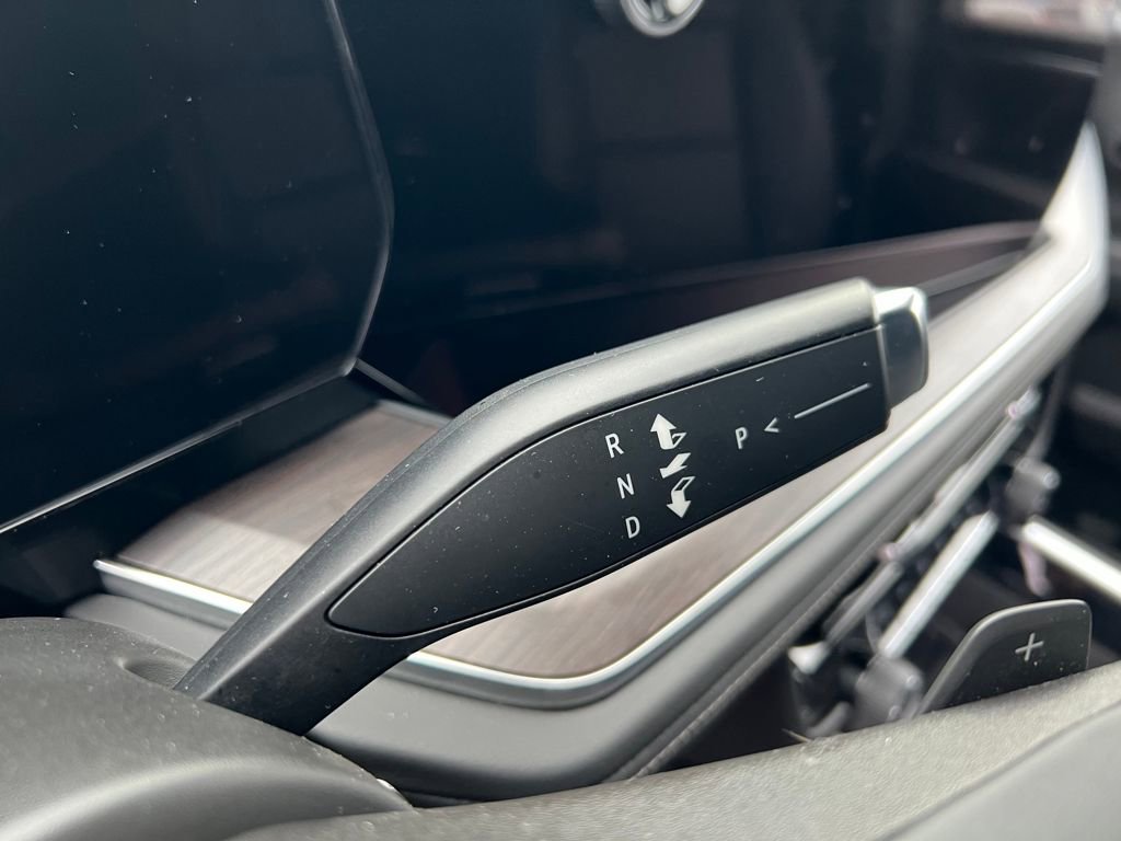 Used 2025 Chevrolet Tahoe LT image 30