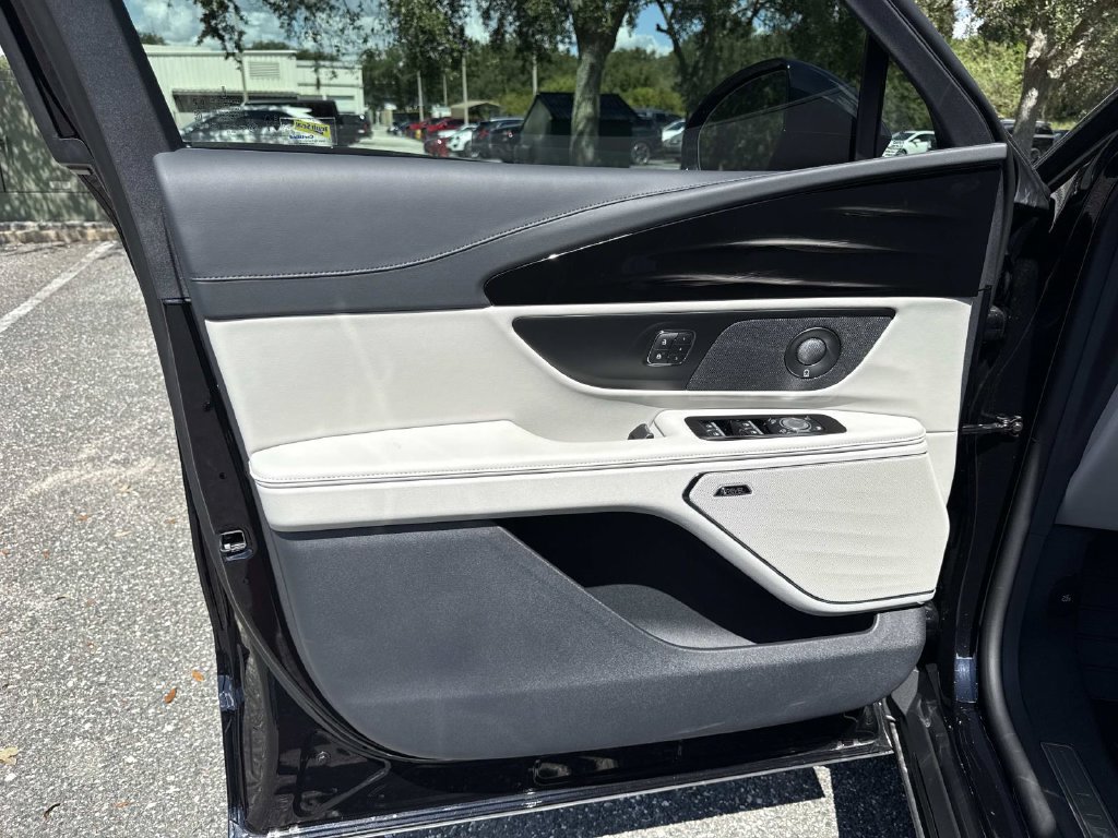 New 2026 Lincoln Nautilus Premier w/ Equipment Group 102A AWD/4WD image 18