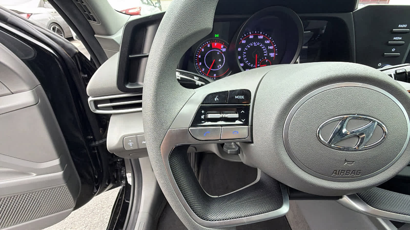 Used 2023 Hyundai Elantra SEL image 19