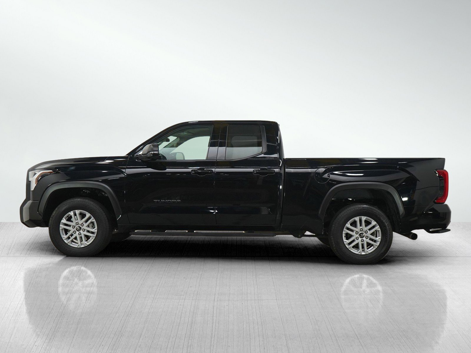 Used 2024 Toyota Tundra SR5 w/ SR5 Premium Package AWD/4WD image 2