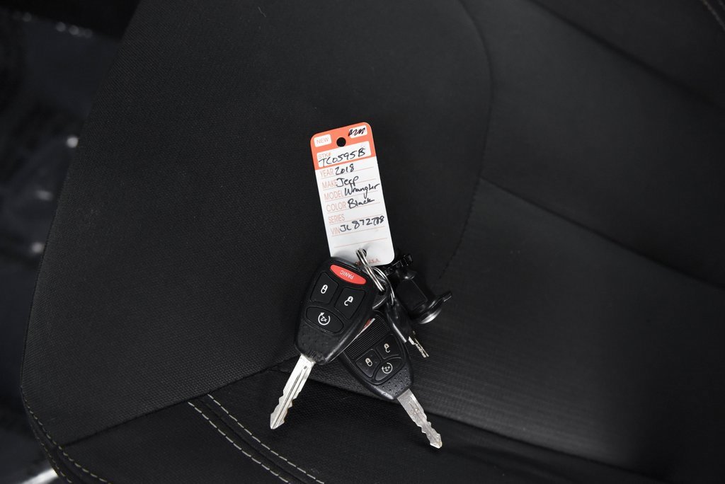 Used 2018 Jeep Wrangler Unlimited Sahara image 22