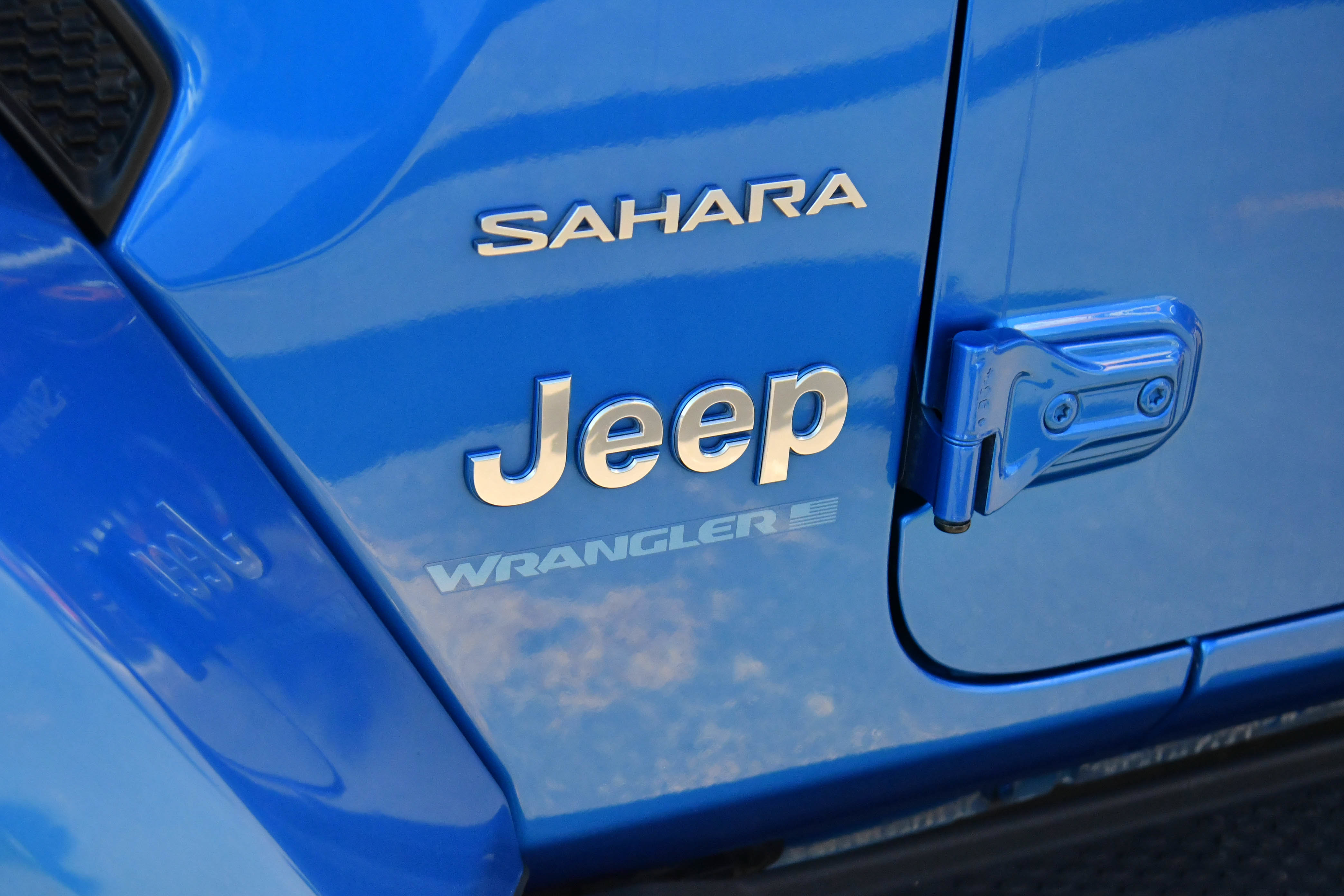 Used 2023 Jeep Wrangler Unlimited Sahara AWD/4WD image 14