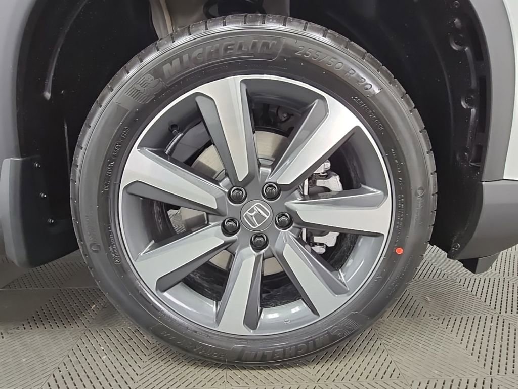 New 2025 Honda Pilot Touring image 50