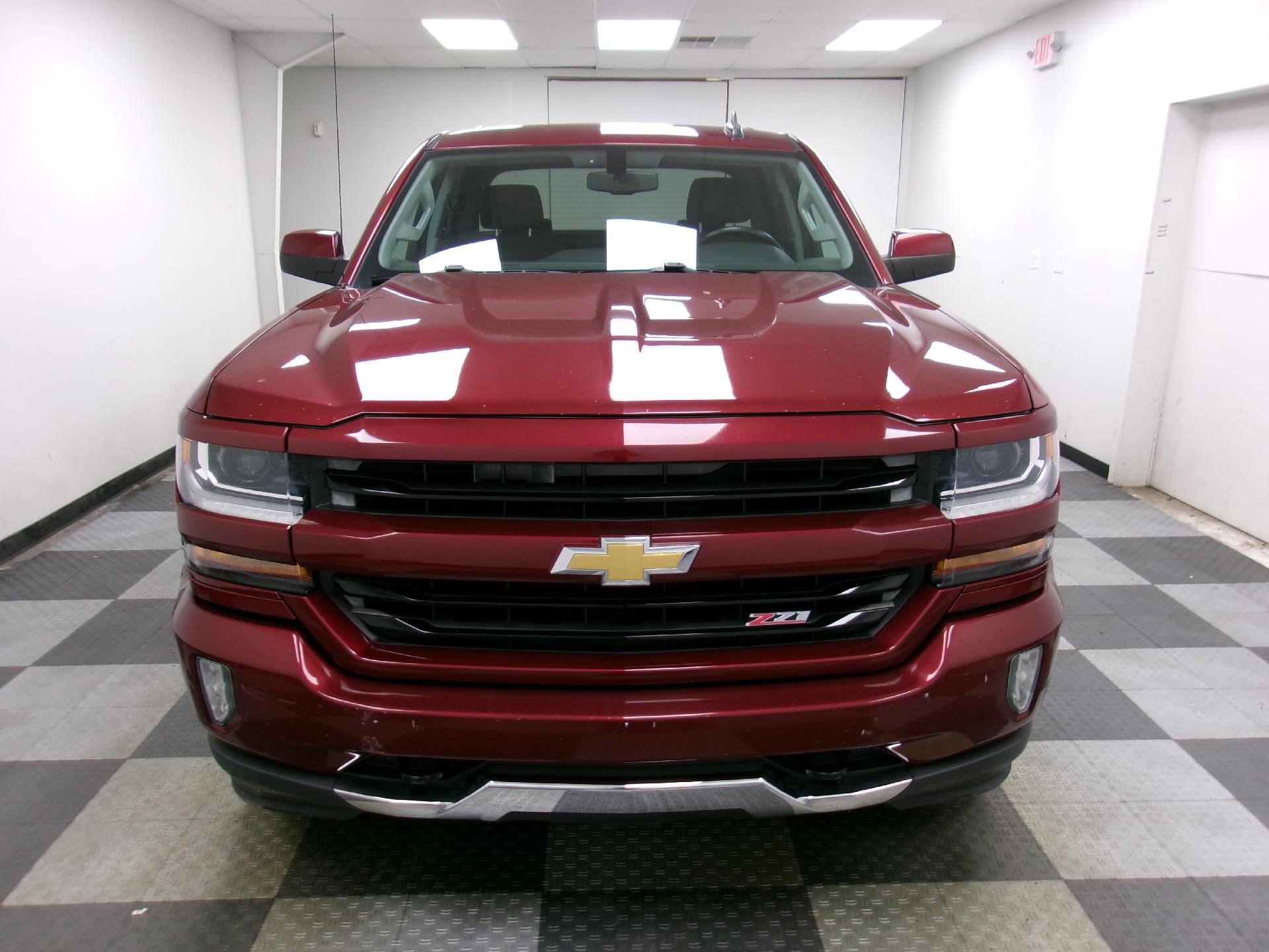 Used 2017 Chevrolet Silverado 1500 LT w/ All Star Edition AWD/4WD image 3