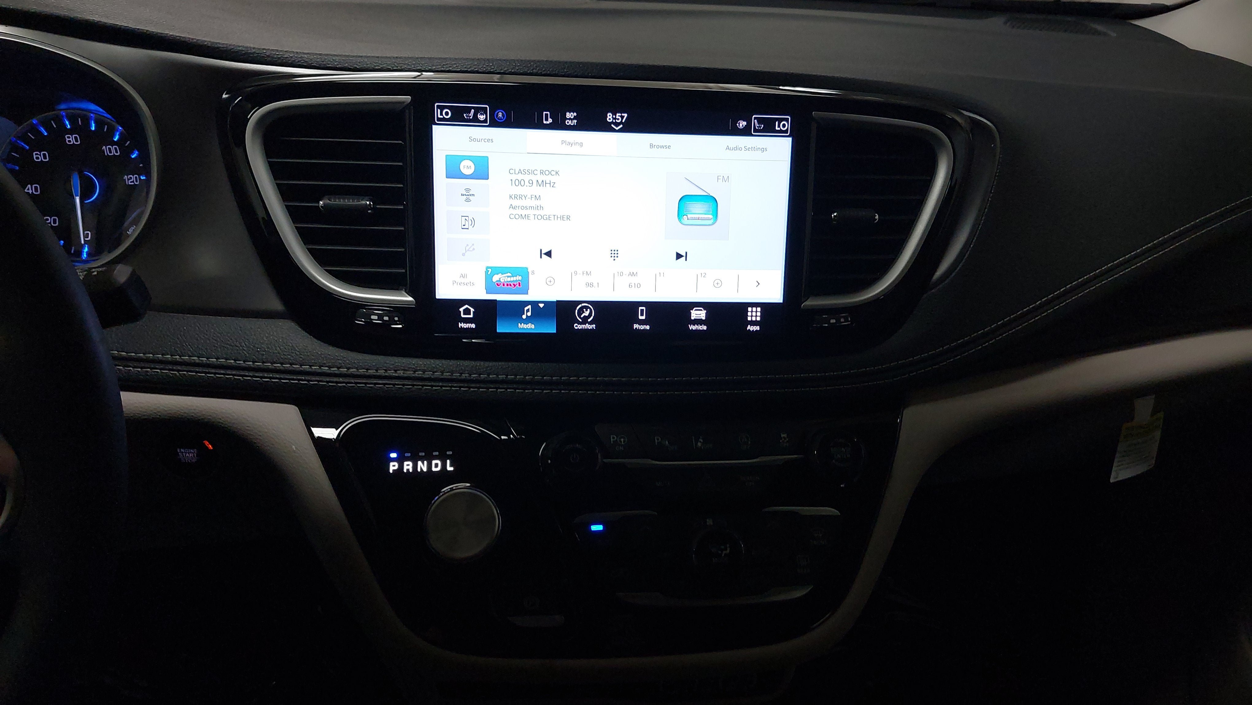 Used 2024 Chrysler Pacifica Touring-L FWD image 21