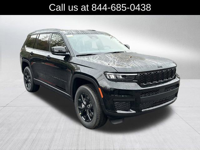 New 2025 Jeep Grand Cherokee L Altitude image 3
