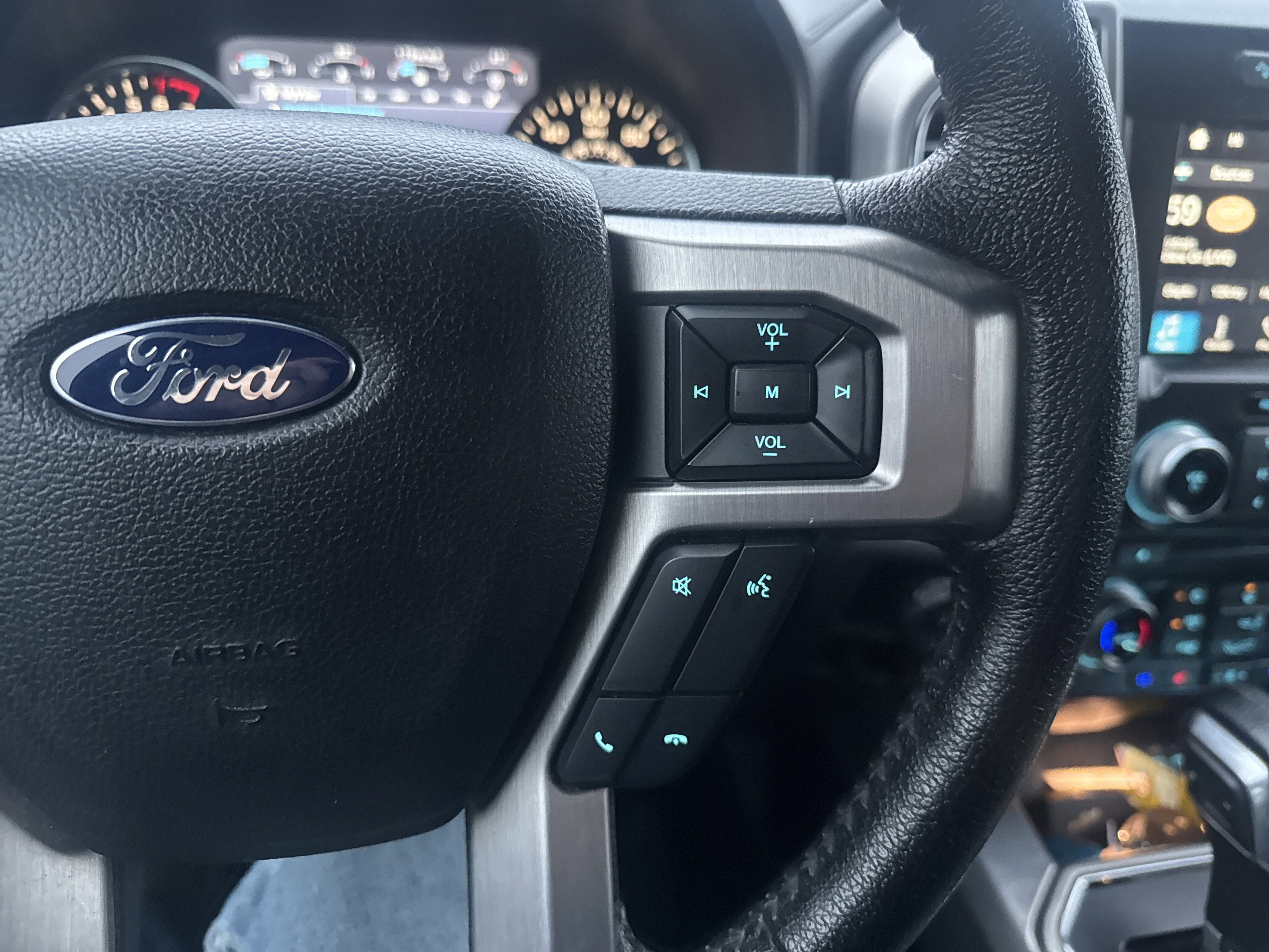 Used 2016 Ford F150 Platinum w/ Trailer Tow Package image 19