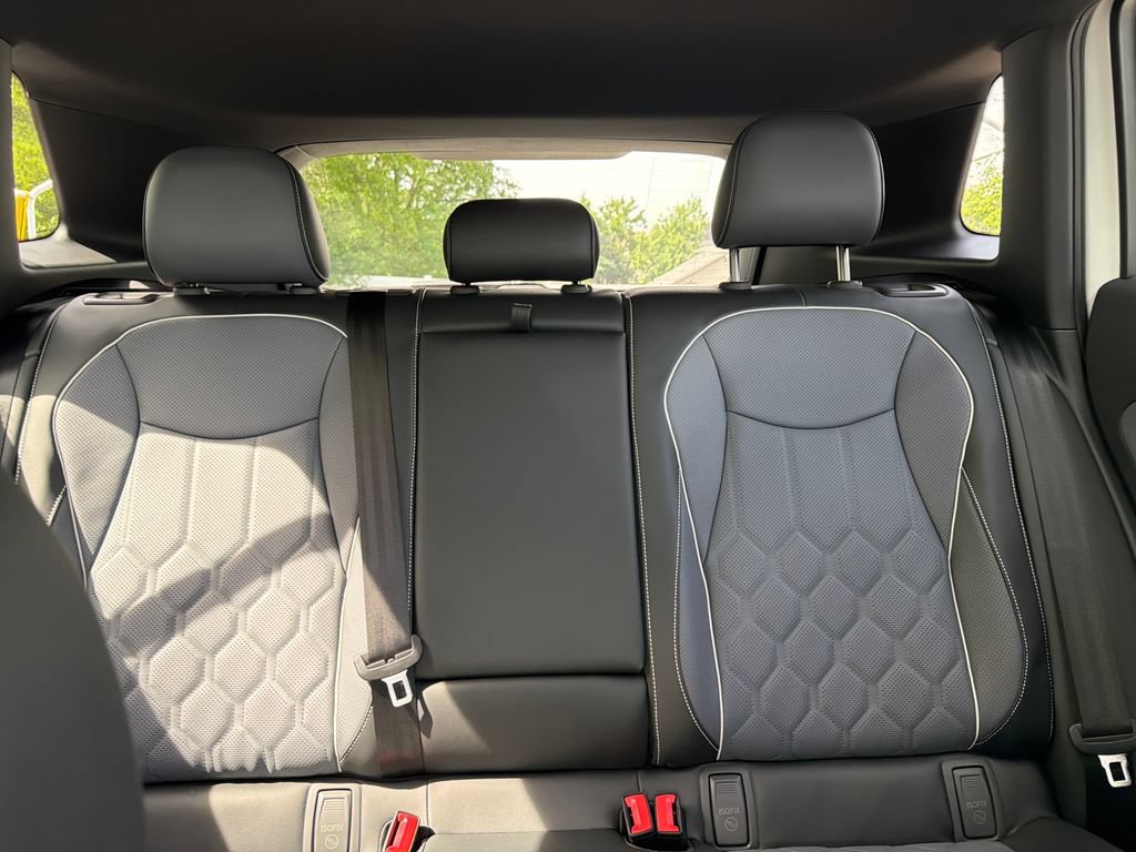 New 2026 Volkswagen Tiguan SEL R-Line AWD/4WD image 34