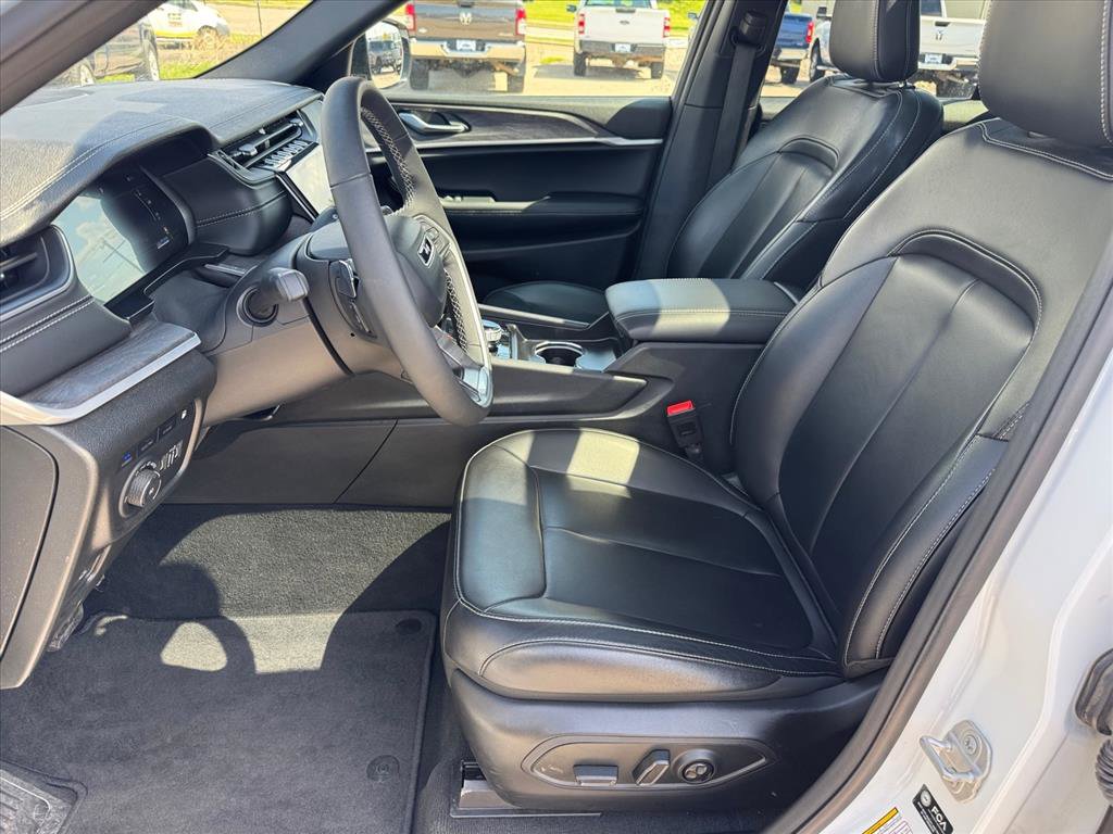 Used 2025 Jeep Grand Cherokee Limited 4xe AWD/4WD image 10