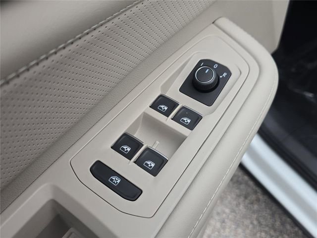 New 2026 Volkswagen Atlas SE image 16