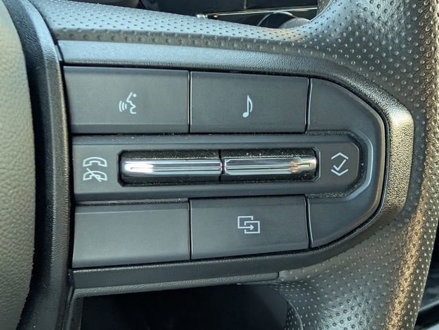 Used 2025 Chevrolet Colorado W/T image 21