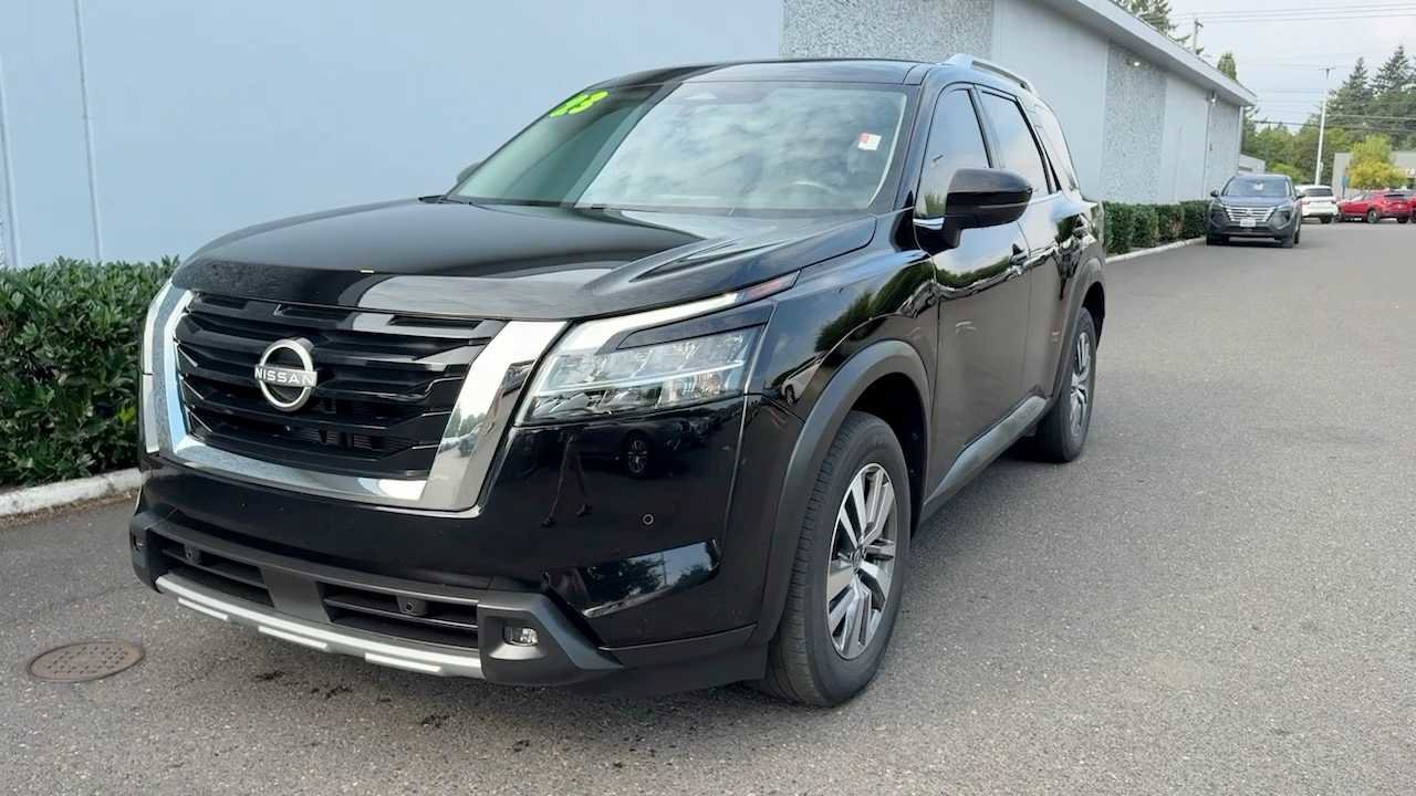 Certified 2023 Nissan Pathfinder SL image 3