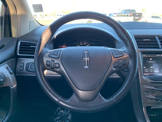 Used 2012 Lincoln MKX FWD image 19