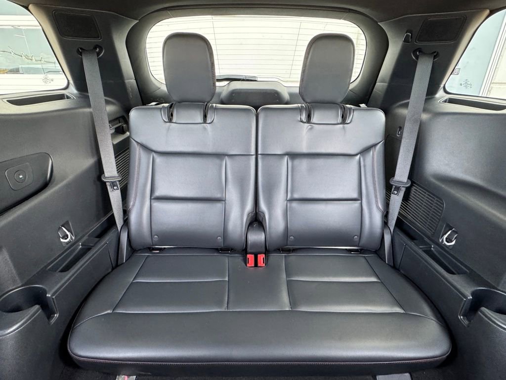 Used 2025 Ford Explorer ST-Line image 32