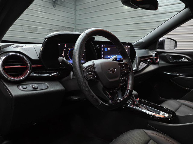 Used 2025 Chevrolet Trax RS w/ Driver Confidence Package FWD image 11