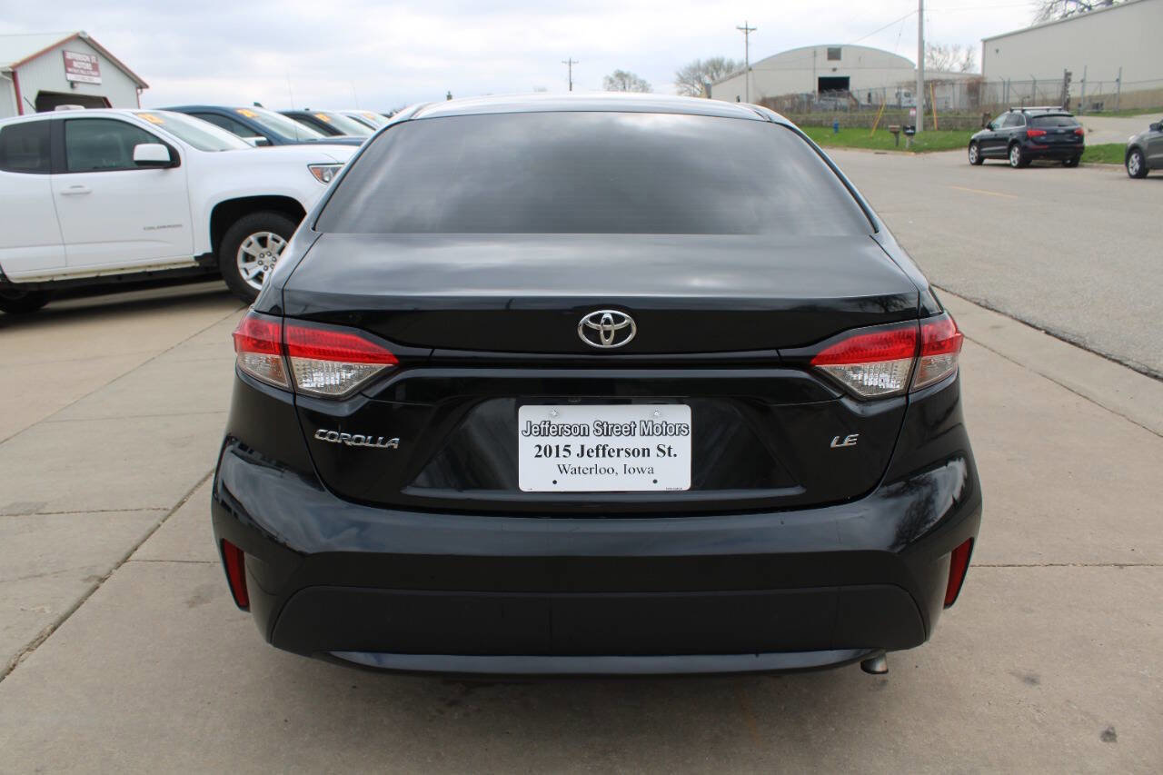 Used 2020 Toyota Corolla LE FWD image 2