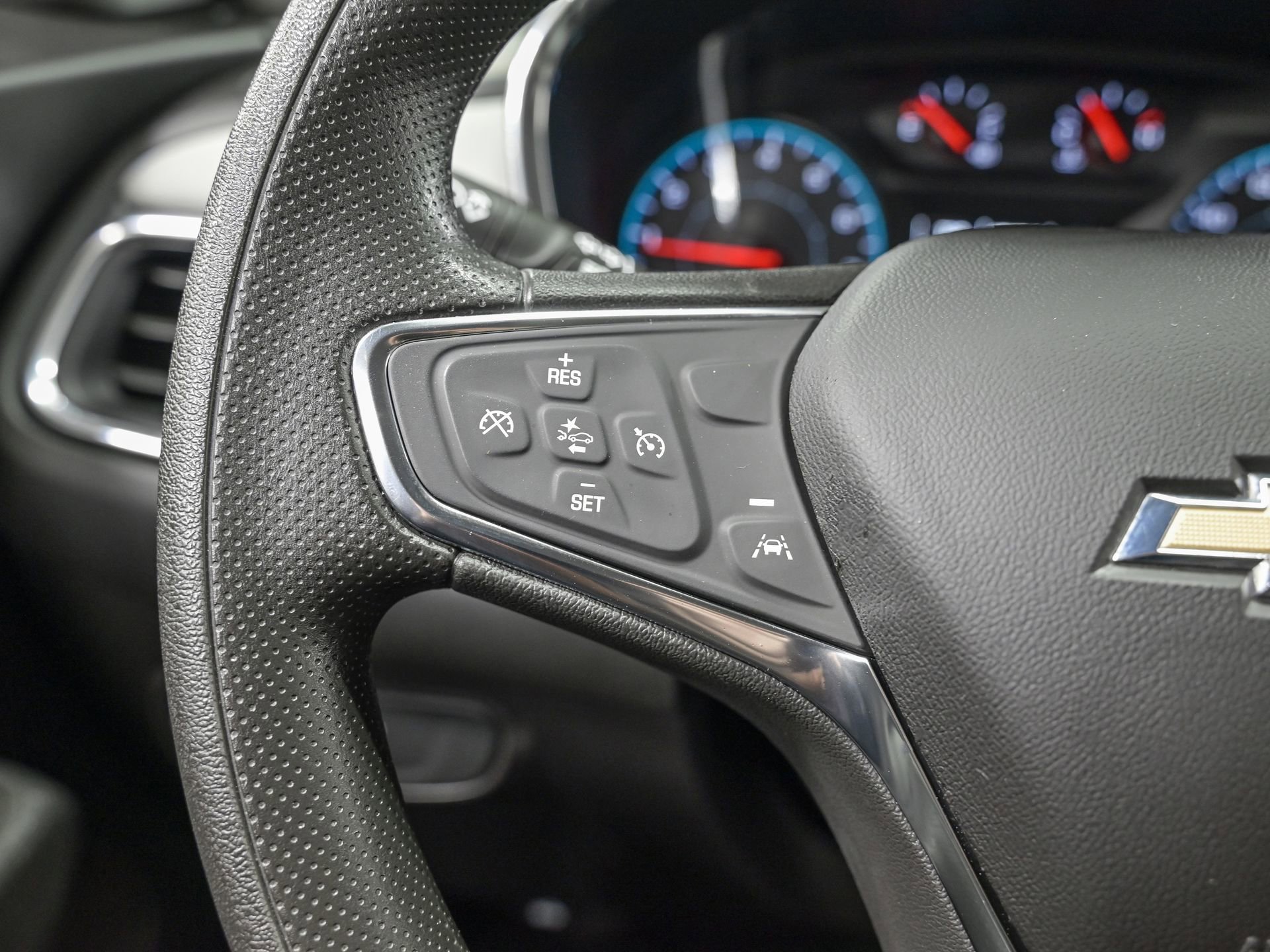 Used 2021 Chevrolet Equinox LS w/ LS Convenience Package image 19