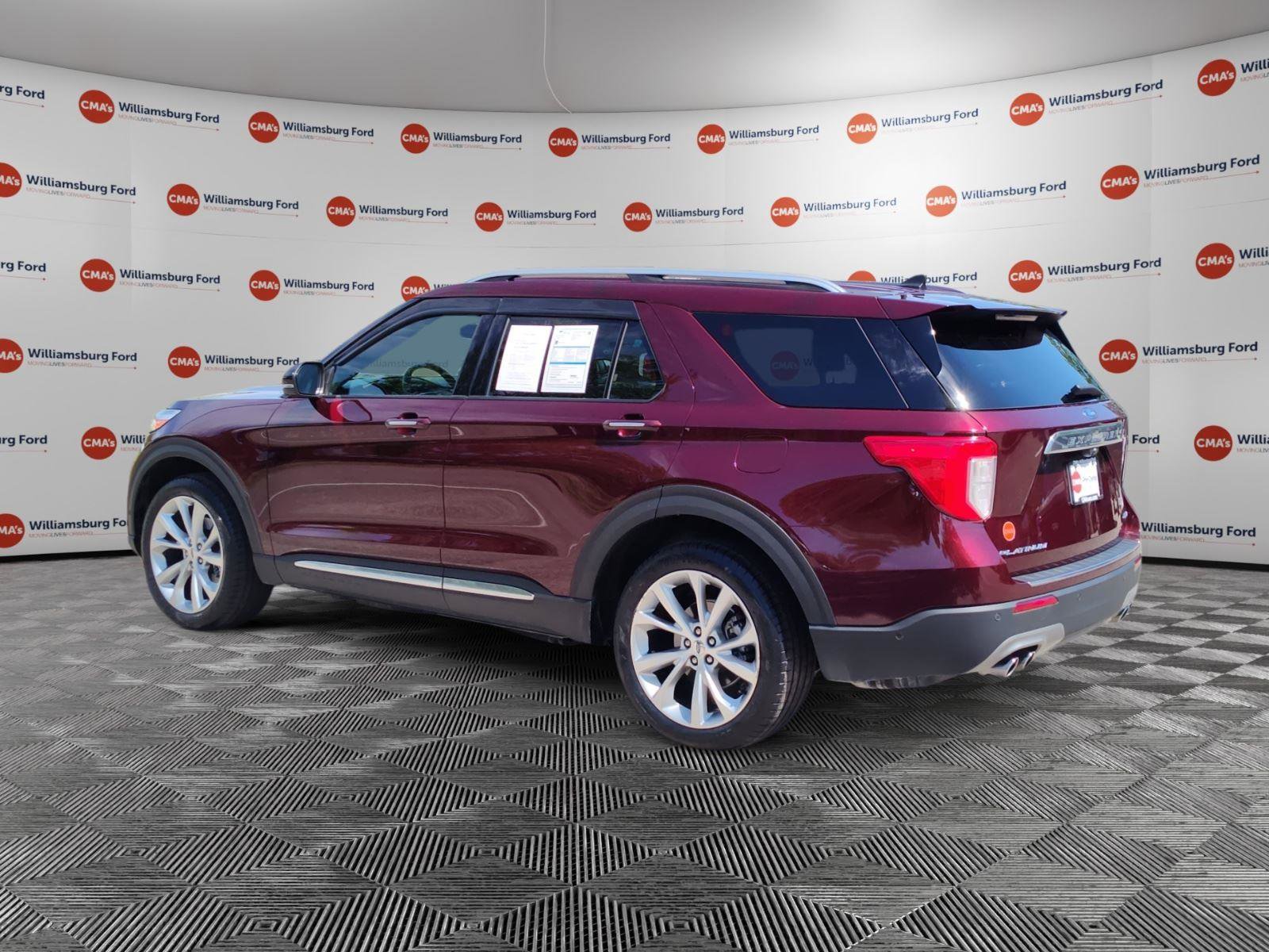 Used 2022 Ford Explorer Platinum w/ Equipment Group 601A image 3