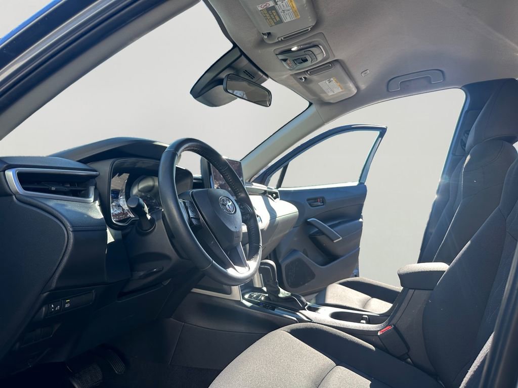 Used 2024 Toyota Corolla Cross LE image 9