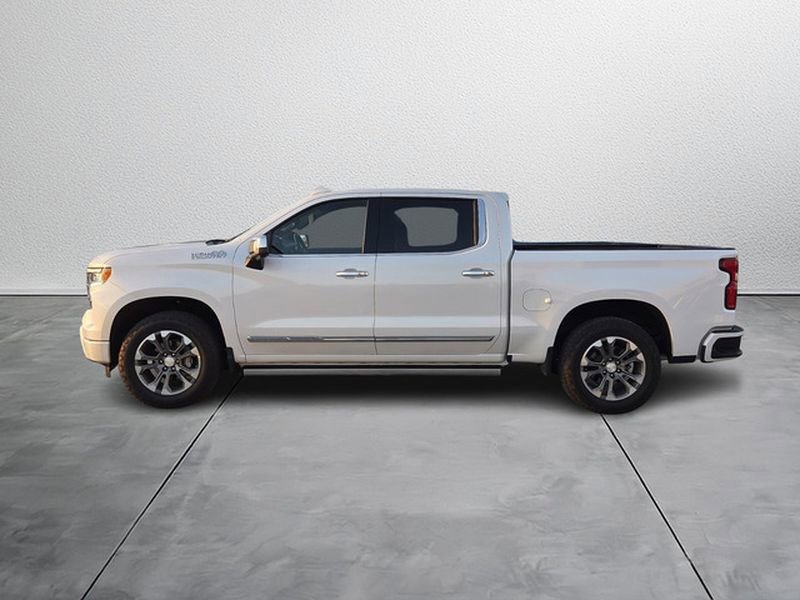 Used 2024 Chevrolet Silverado 1500 High Country w/ Z71 Off-Road Package image 3