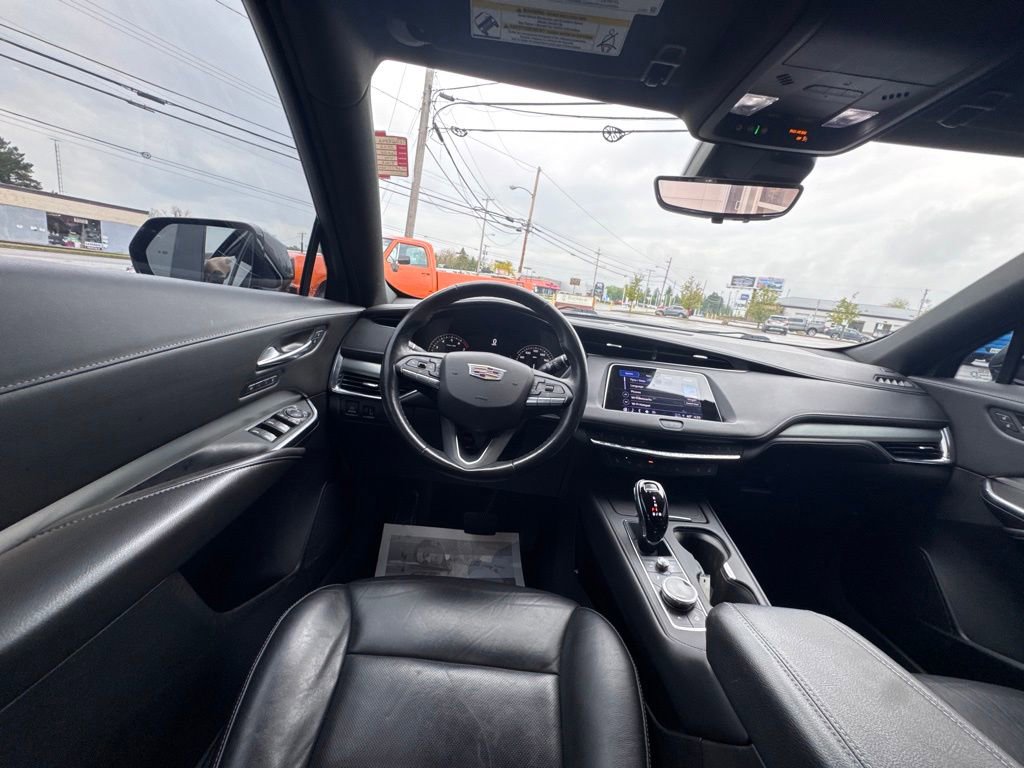 Used 2022 Cadillac XT4 Premium Luxury w/ LPO, Onyx Lite Package FWD image 21