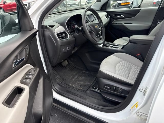 Used 2020 Chevrolet Equinox LS w/ LS Convenience Package FWD image 12