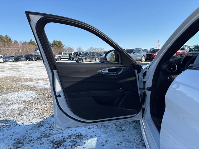 Used 2024 Alfa Romeo Giulia Ti image 19