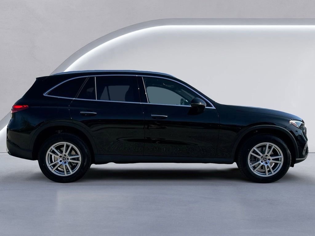 New 2025 Mercedes-Benz GLC 300 4MATIC image 3