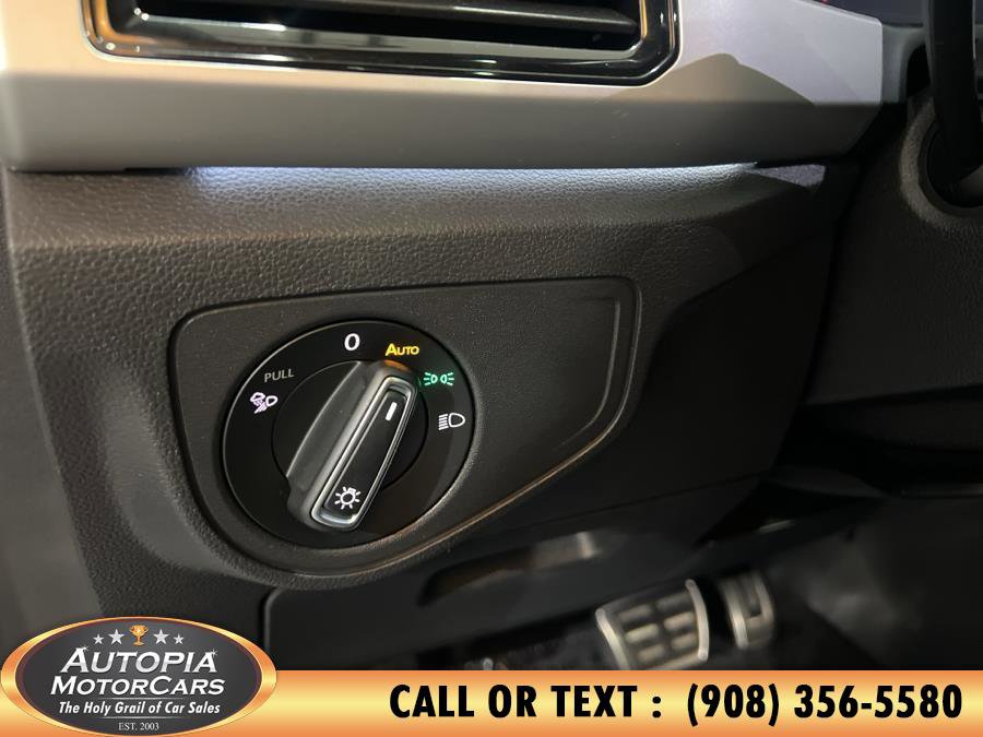 Used 2021 Volkswagen Atlas Cross Sport SEL Premium R-Line image 32