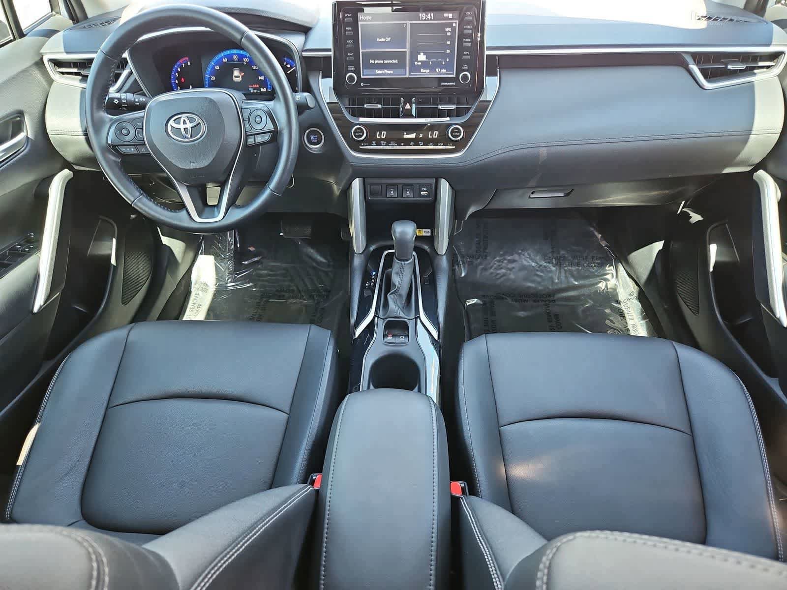 Used 2022 Toyota Corolla Cross XLE w/ Convenience Package FWD image 19