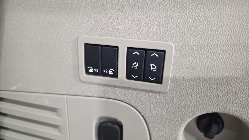 Used 2016 GMC Yukon Denali w/ Open Road Package image 22