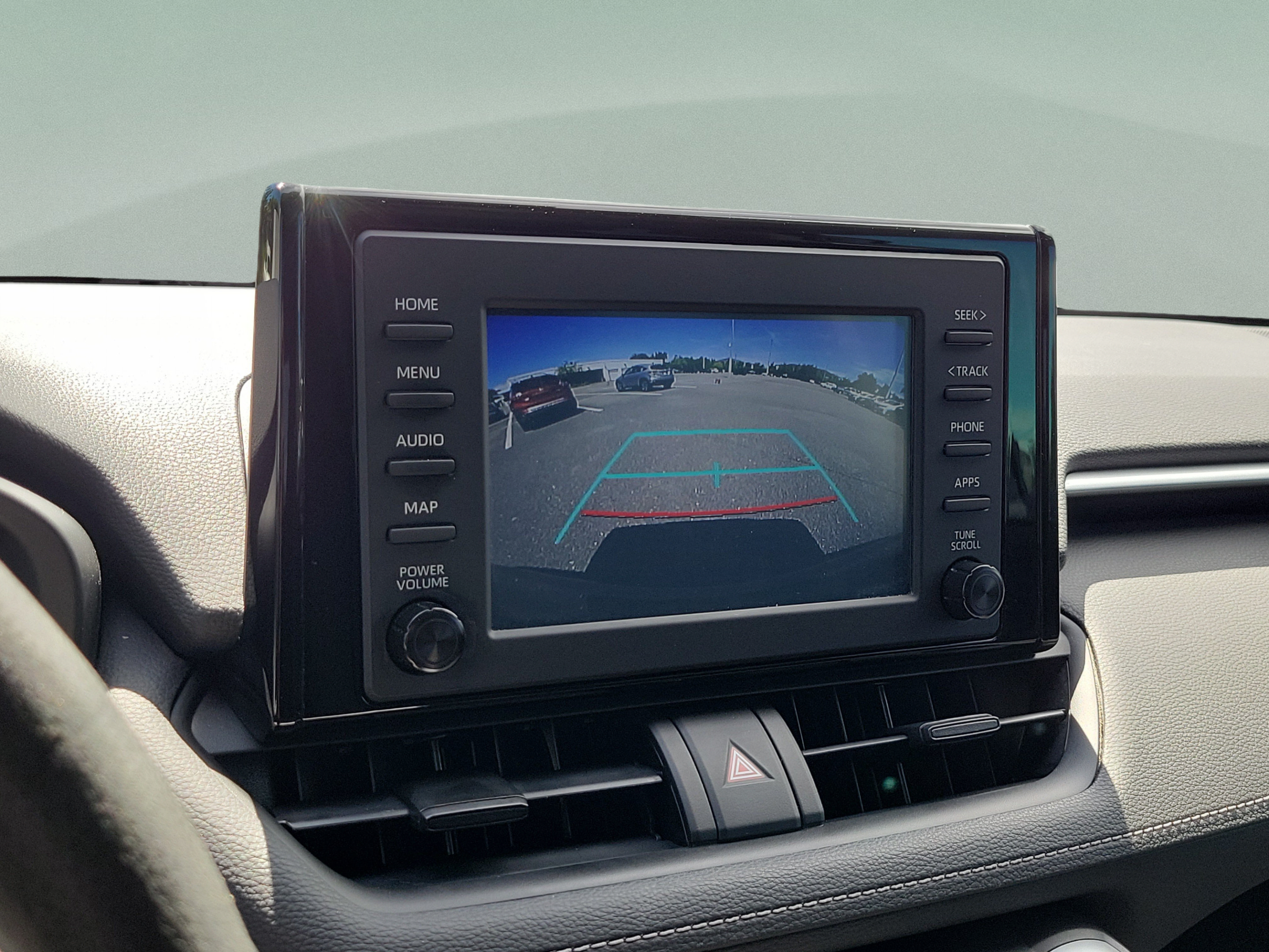 Used 2019 Toyota RAV4 LE FWD image 31