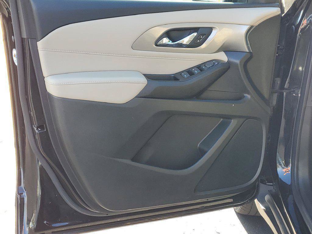 Used 2023 Chevrolet Traverse LS AWD/4WD image 20