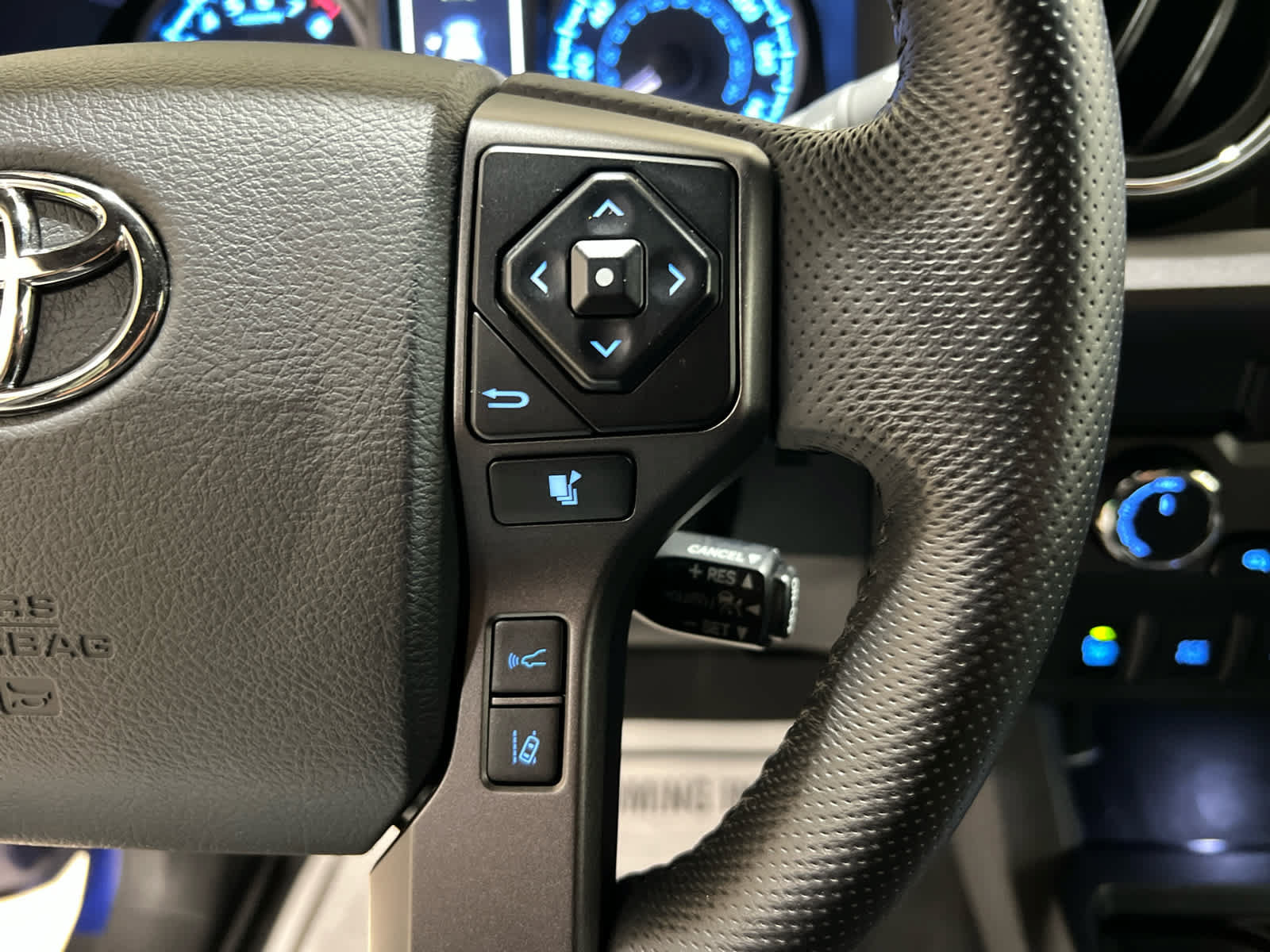 Used 2023 Toyota Tacoma TRD Off-Road w/ TRD Premium Off Road Package AWD/4WD image 23