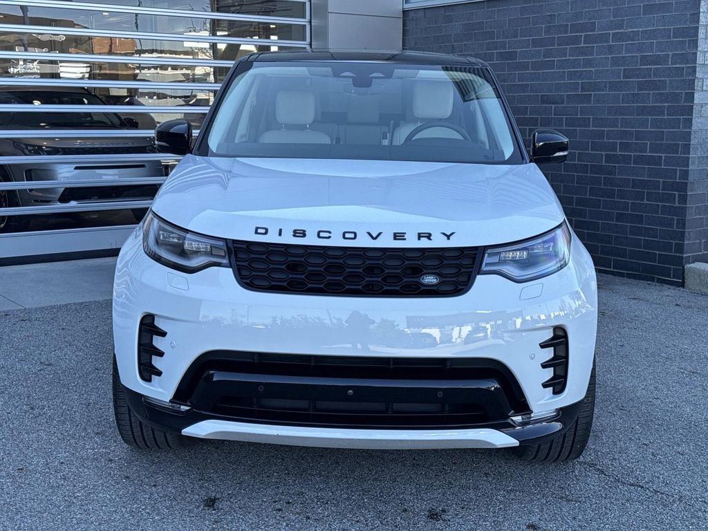 Certified 2025 Land Rover Discovery Dynamic SE AWD/4WD image 2