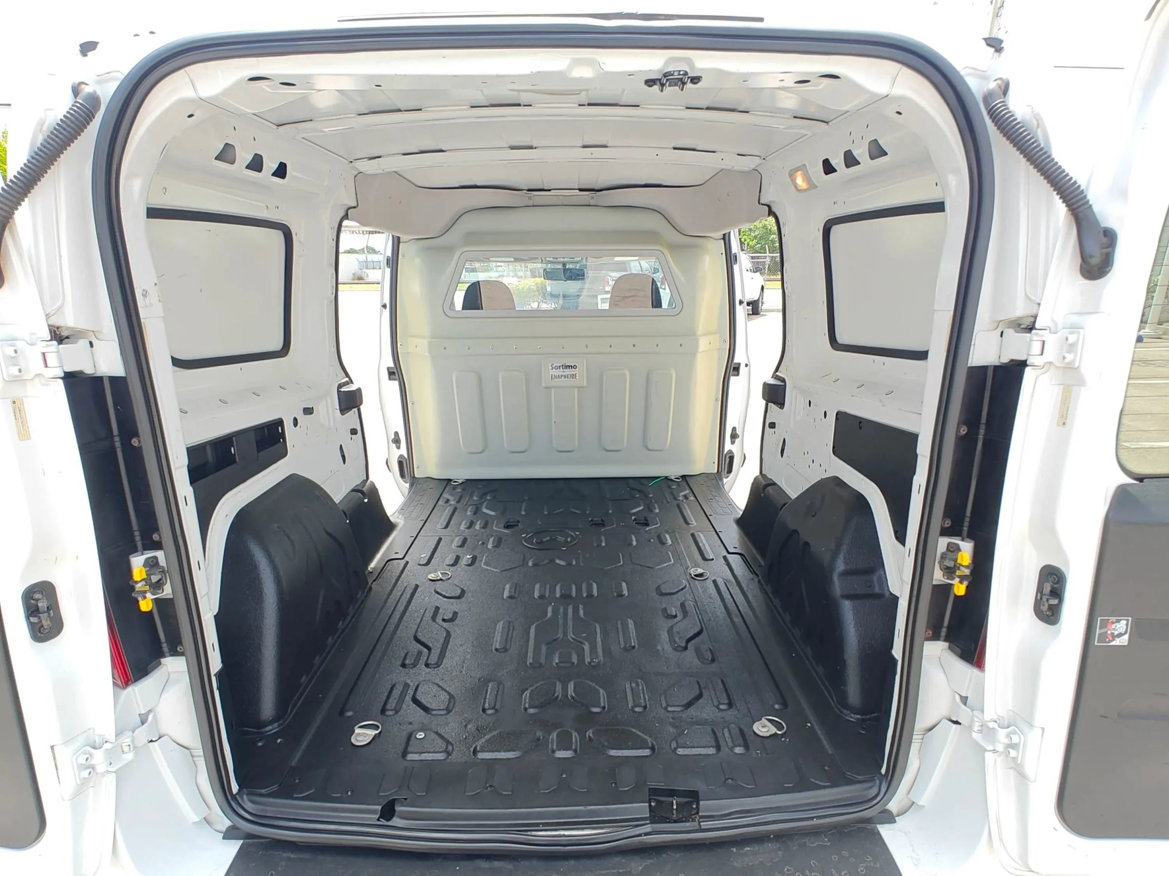 Used 2015 RAM ProMaster City Tradesman SLT w/ Rear Back-up Camera Group FWD image 8