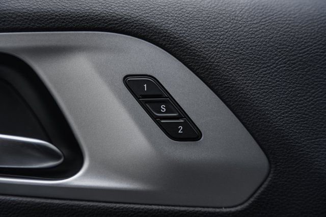 Used 2025 Chrysler Pacifica Limited image 48