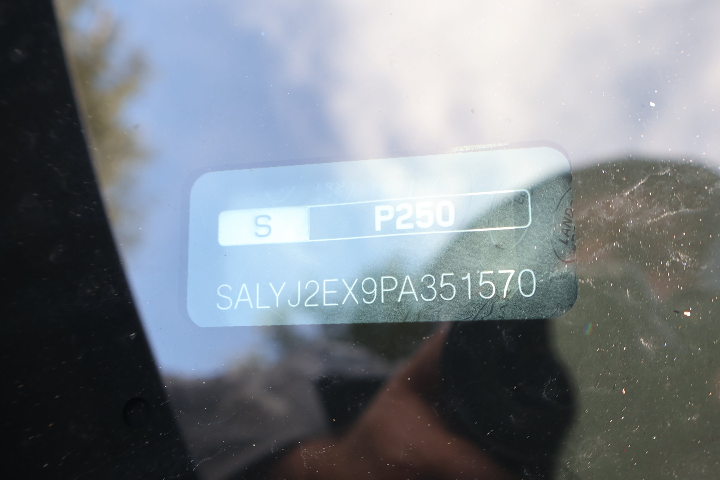 Used 2023 Land Rover Range Rover Velar S AWD/4WD image 28