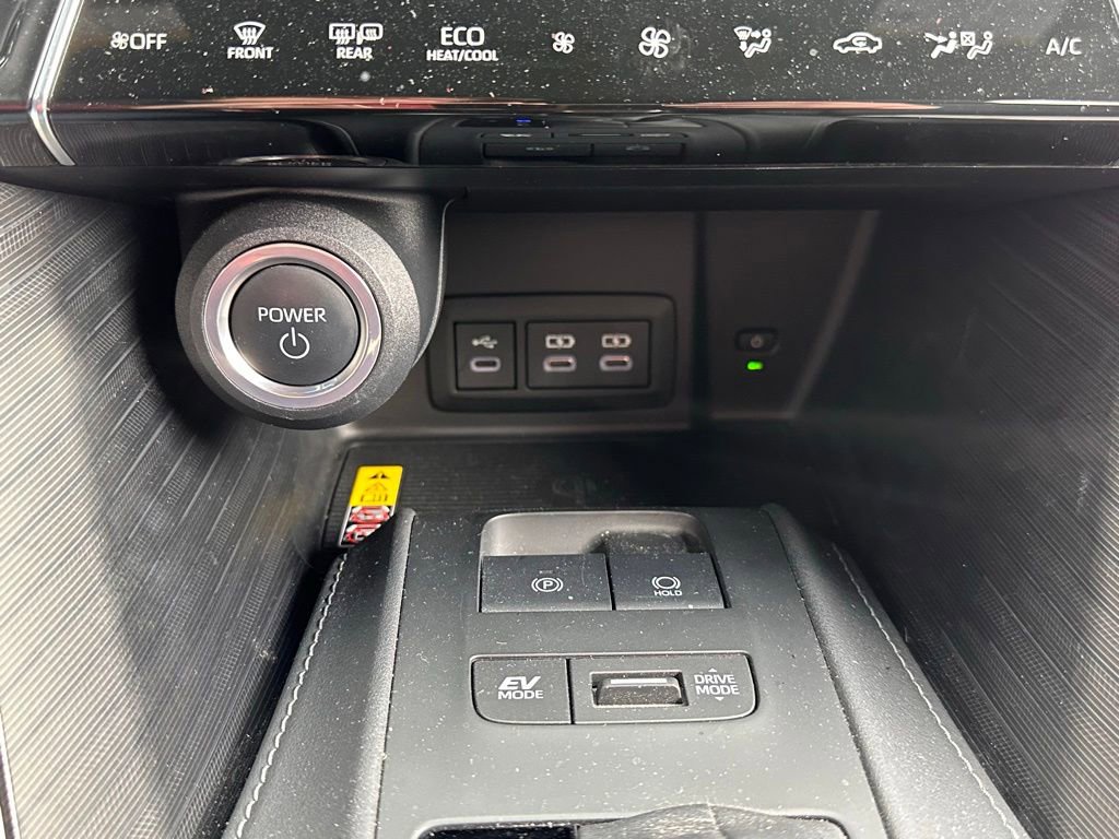 Used 2023 Toyota Venza Nightshade AWD/4WD image 32